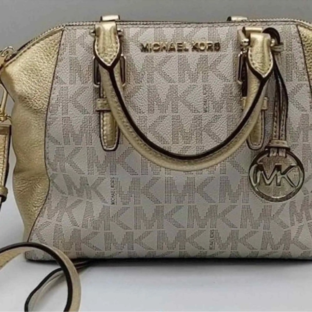 Authentic Michael Kors Ciara Vanilla Gold Signature Messenger Bag